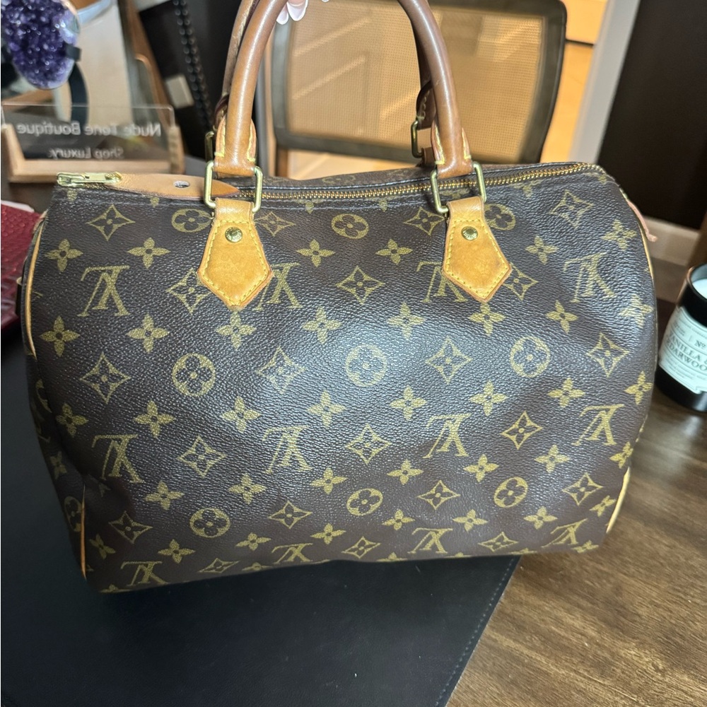Louis Vuitton Brown Interior with Tan Trim - Picture 8 of 12
